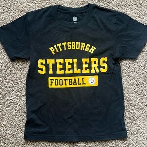 Like New Pittsburgh Steelers Football Tshirt size Youth Small   🏈🖤💛